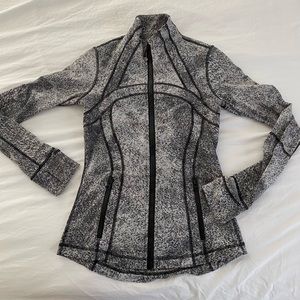 Lululemon jacket, sz 6